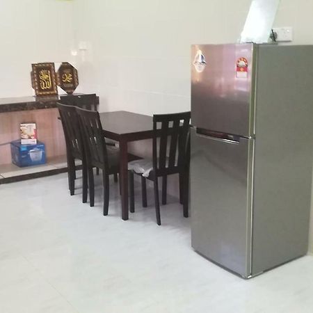 Homestay Damai Yusmila Куала-Тренгану Екстер'єр фото