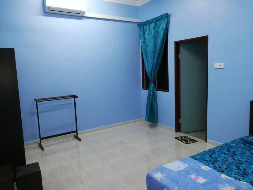 Homestay Damai Yusmila Куала-Тренгану Екстер'єр фото