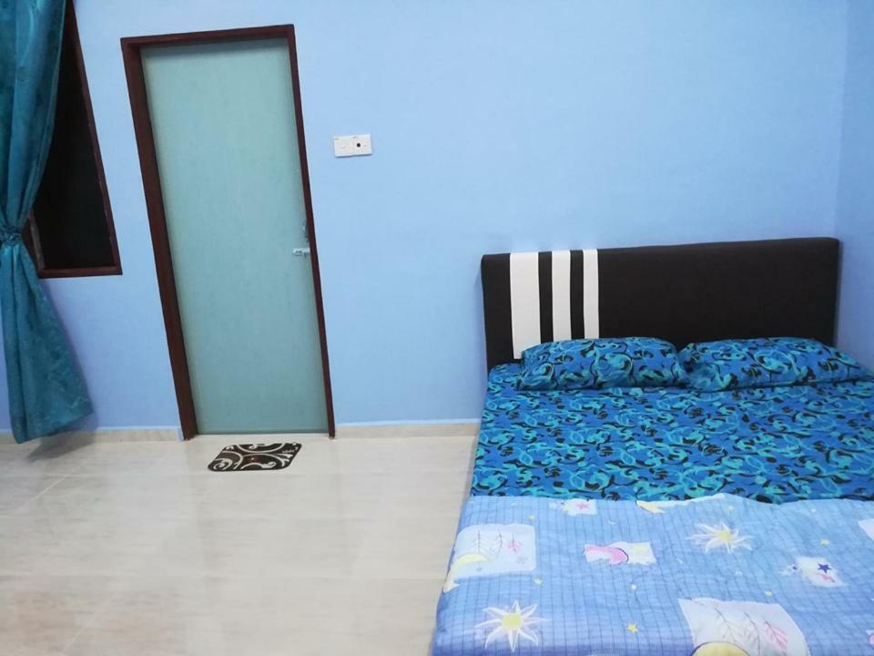Homestay Damai Yusmila Куала-Тренгану Екстер'єр фото