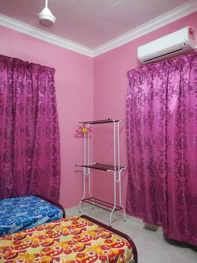 Homestay Damai Yusmila Куала-Тренгану Екстер'єр фото