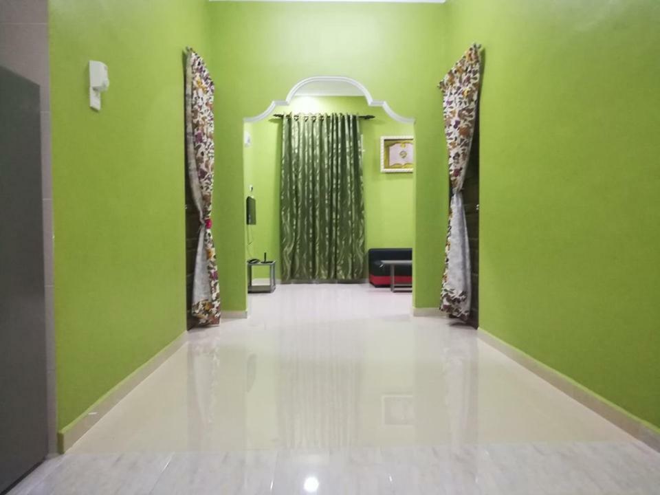 Homestay Damai Yusmila Куала-Тренгану Екстер'єр фото