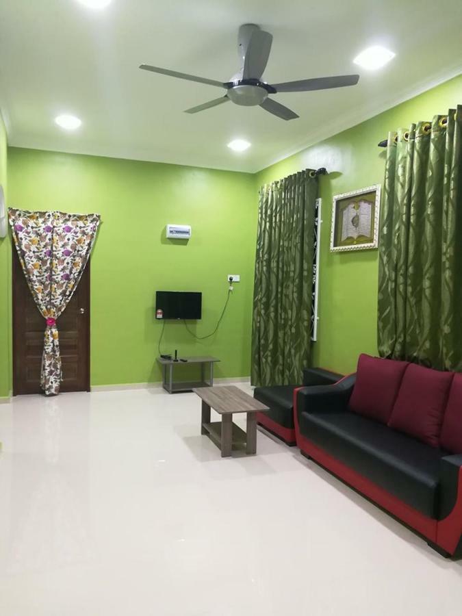 Homestay Damai Yusmila Куала-Тренгану Екстер'єр фото