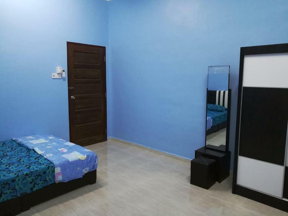Homestay Damai Yusmila Куала-Тренгану Екстер'єр фото